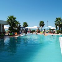 Meli Holiday - bazén - Albánsko Durres - letecký zájazd CK Turancar
