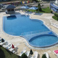 Hotel Queen Nelly - bazén - letecký a autobusový zájazd CK Turancar - Bulharsko, Primorsko
