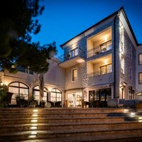 Hotel Nikola - hotel - autobusový zájazd CK Turancar - Chorvátsko - Vodice
