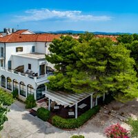 Hotel Nikola - hotel - autobusový zájazd CK Turancar - Chorvátsko - Vodice