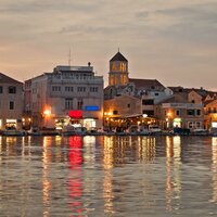 Hotel Nikola - mesto - autobusový zájazd CK Turancar - Chorvátsko - Vodice