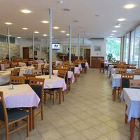 hotel Brzet - reštaurácia - autobusový zájazd CK Turancar - Chorvátsko - Omiš