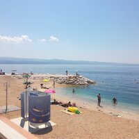 hotel Brzet - pláž - autobusový zájazd CK Turancar - Chorvátsko - Omiš