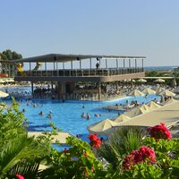 Hotel Sunmelia Beach Resort & Spa - bar pri bazéne - letecký zájazd CK Turancar - Turecko, Kizilagac