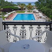 Hotel Sun Beach-Platamonas-Olympská riviéra-lpohľad z terasy-etecký zájazd CK Turancar-pláž