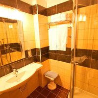 Hotel Sun beach-kúpeľňa-Platamon-Olympská riviéra (autobusové zájazdy CK Turancar)