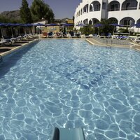 Hotel Kolymbia Sun - bazén - letecký zájazd CK Turancar (Rodos, Kolymbia)