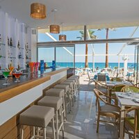 Hotel Flisvos Beach - bar - letecký zájazd CK Turancar - Kréta, Rethymno