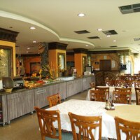 Hotel Kamenec Kiten - nočný bazén- zájazd leteckou dopravou CK Turancar-Bulharsko - Kiten
