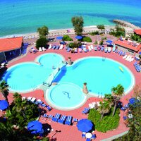 Hotel Baia Tropea - bazén - letecký zájazd CK Turancar - Taliansko, Kalábria