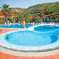 Hotel Baia Tropea - bazén - letecký zájazd CK Turancar - Taliansko, Kalábria