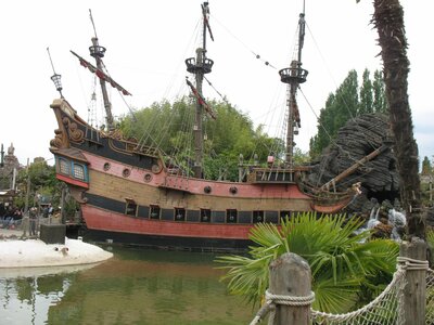 CK Turancar, autobusový poznávací zájazd, Paríž a Disneyland, Disneyland, pirátska loď