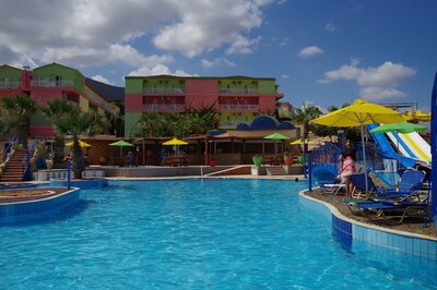 Grécko - Kréta - Hotel Eri beach-bazén
