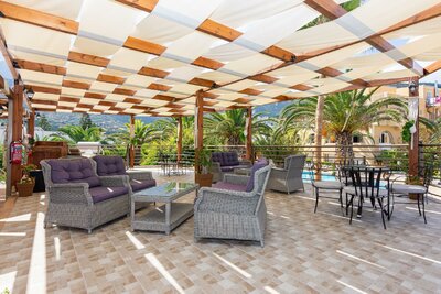 Hotel Talea beach- hotelový bar -letecký zájazd CK Turancar-Kréta-Bali
