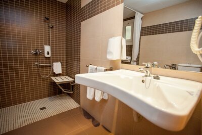 Hotel Maria del Mar - kúpeľňa - letecký zájazd CK Turancar, Španielsko, Lloret de Mar