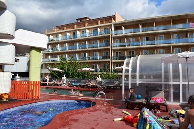 Hotel Maria del Mar - solárium - letecký zájazd CK Turancar, Španielsko, Lloret de Mar