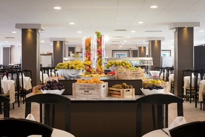 Hotel Royal Beach - bufetové stoly - letecký zájazd CK Turancar, Španielsko, Lloret de Mar