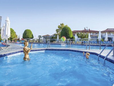 Letecký zájazd CK Turancar-Paralia-Hotel Grand Platon-bazén 