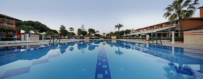 Hotel Club Turtas Beach - bazén - letecký zájazd CK Turancar - Turecko Konakli