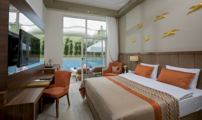Hotel Side Royal Palace Hotel & Spa - izba s priamym vstupom do bazéna - letecký zájazd CK Turancar - Turecko, Evrenseki