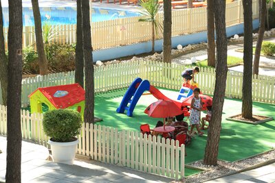 Diamma Resort - Albánsko Durres - letecký zájazd CK Turancar