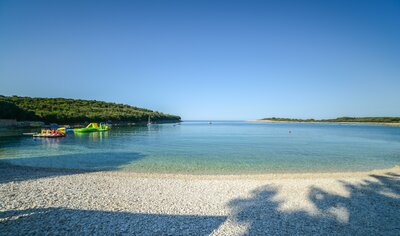 Hotel Centinera - pláž - autobusový zájazd CK Turancar - Chorvátsko, Istria, Pula