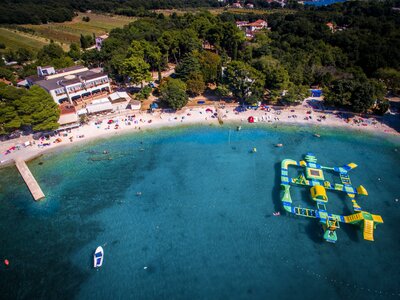 Hotel Centinera - pláž - autobusový zájazd CK Turancar - Chorvátsko, Istria, Pula