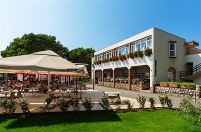 CK Turancar - autobusový zájazd Chorvátsko, Istria, Pula - hotel Centinera