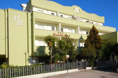 hotel Maestrale- autobusový zájazd CK Turancar (San Benedetto del Tronto - Palmová riviéra)