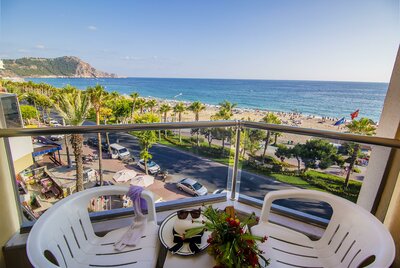 Kleopatra Ada Beach - bočný výhľad na more - letecký zájazd CK Turancar - Turecko, Alanya