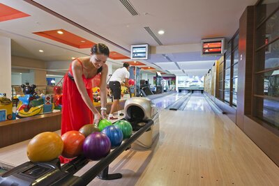 Limak Lara Deluxe - bowling - letecký zájazd CK Turancar - Turecko, Lara
