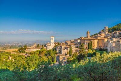 Autobusový poznávací zájazd, Taliansko, Umbria, Assisi, historické centrum 