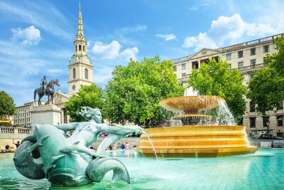 Ck Turancar, Letecký poznávací zájazd, Veľká Británia, Londýn pre deti, fontána na Trafalgar Square