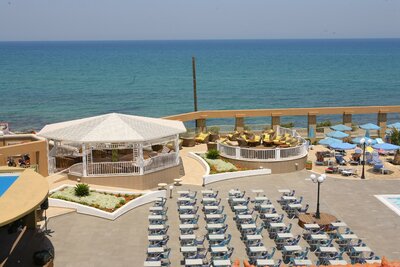 Hotel Europa beach-Kréta-letecký zájazd CK Turancar-terasa,amfiteáter