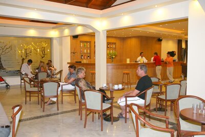 Hotel Europa beach - bar - letecký zájazd CK Turancar - Kréta, Aposelemis