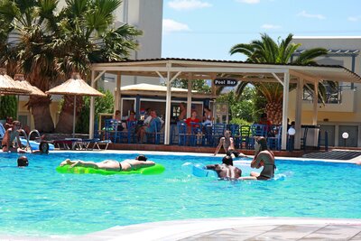 Hotel Europa beach-Kréta-letecký zájazd CK Turancar-bazén