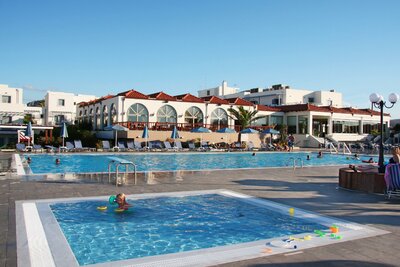 Hotel Europa beach-Kréta-letecký zájazd CK Turancar-bazén