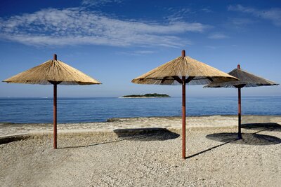 Hotel Delfin - pláž - CK Turancar - autobusový zájazd Chorvátsko, Istria, Poreč