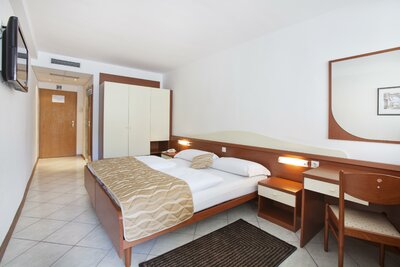 Hotel Narcis - izba - autobusový zájazd CK Turancar - Chorvátsko, Istria, Rabac