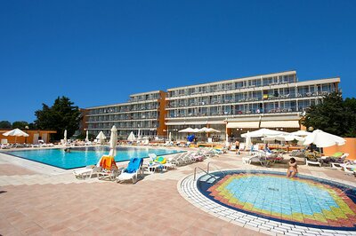 Hotel Holiday - autobusový zájazd CK Turancar - Chorvátsko, Istria, Medulin