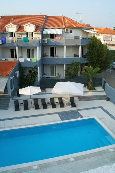 Hotel Villa Angeli - bazén - autobusový zájazd CK Turancar - Chorvátsko - Vodice