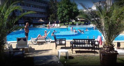 Hotel Belitsa - bazén - letecký a  autokarový zájazd CK Turancar - Primorsko