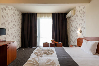 Hotel Belitsa -  izba, letecký a  autokarový zájazd CK Turancar - Bulharsko stredisko  Primorsko