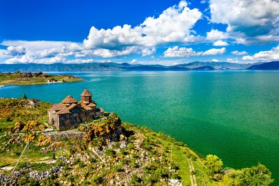 CK Turancar, Letecký poznávací zájazd, Arménsko, jazero Sevan