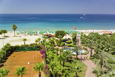 Riviera Hotel - pláž - letecký zájazd CK Turancar - Turecko, Alanya