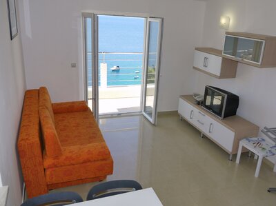 Apartmány Mateo - obývacia izba - Chorvátsko Omiš Nemira - autobusový zájazd CK Turancar