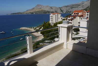 Apartmány Mateo - pohľad z balkóna - Chorvátsko Omiš Nemira - autobusový zájazd CK Turancar