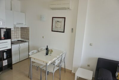 Apartmány Mateo - kuchynka - autobusový zájazd CK Turancar - Chorvátsko, Omiš, Nemira