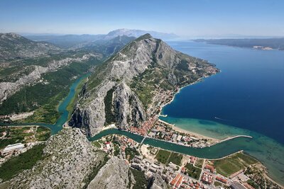 Apartmány Mateo - mesto Omiš - Chorvátsko Omiš Nemira - autobusový zájazd CK Turancar