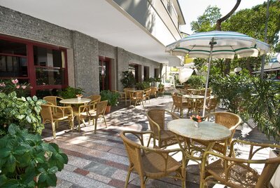 Hotel CAPINERA , Miramare di Rimini, Taliansko - dovolenka autom alebo autobusovou dopravou CK TURANCAR